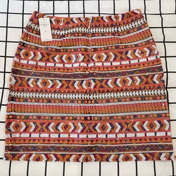 Colorful sequin skirt by Banana Republic. - Picture 6 of 7